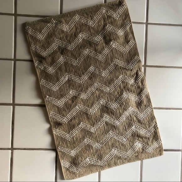 Tan & White Chevron Rug - Picture 4 of 5